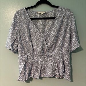 Hippie Rose Women’s Cropped Blue and White Floral Flowy Top in US Size XL